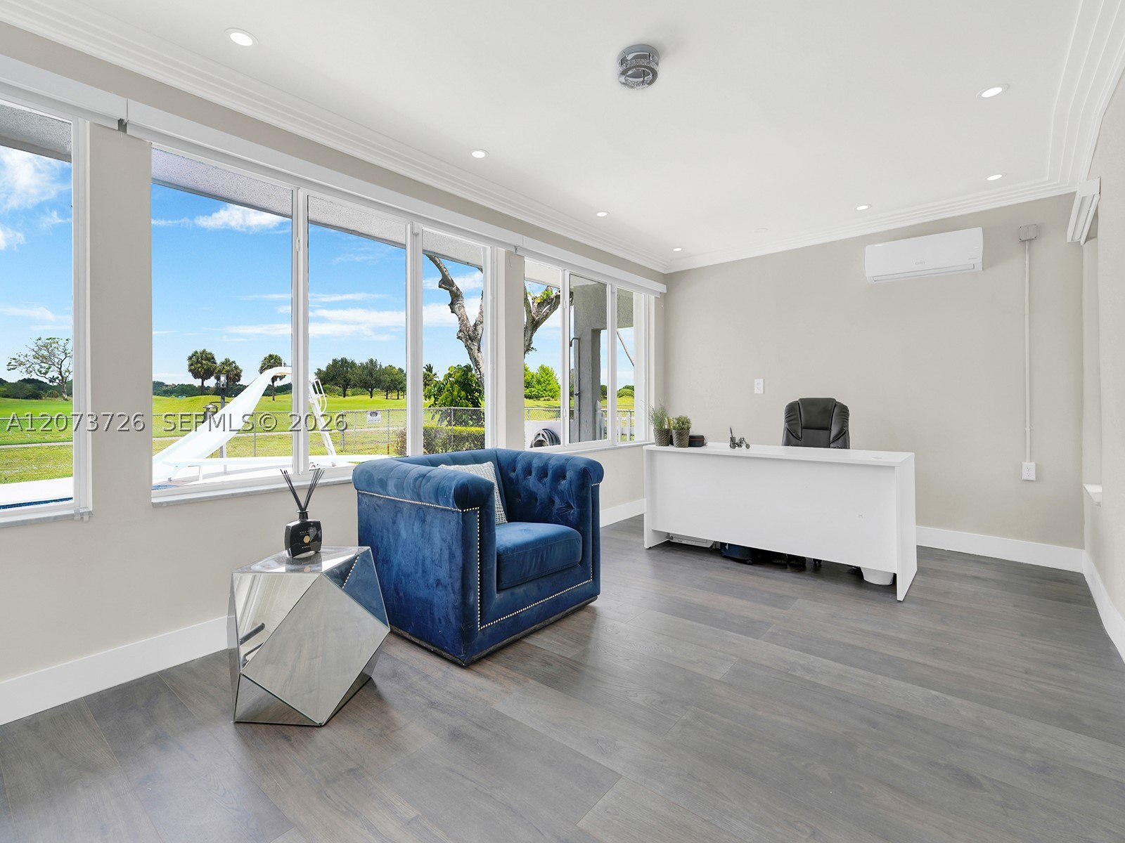 621 E Tropical Way, Plantation FL 33317