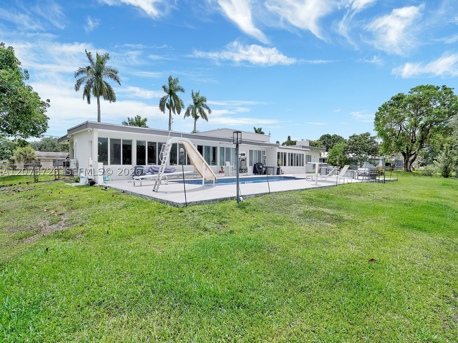621 E Tropical Way, Plantation FL 33317