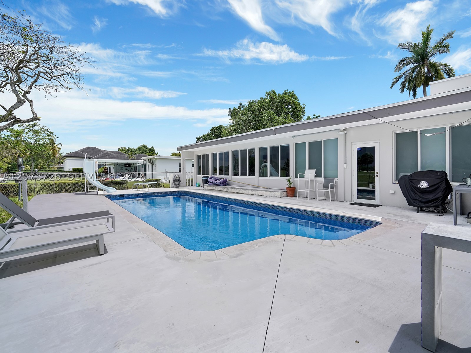 621 E Tropical Way, Plantation FL 33317