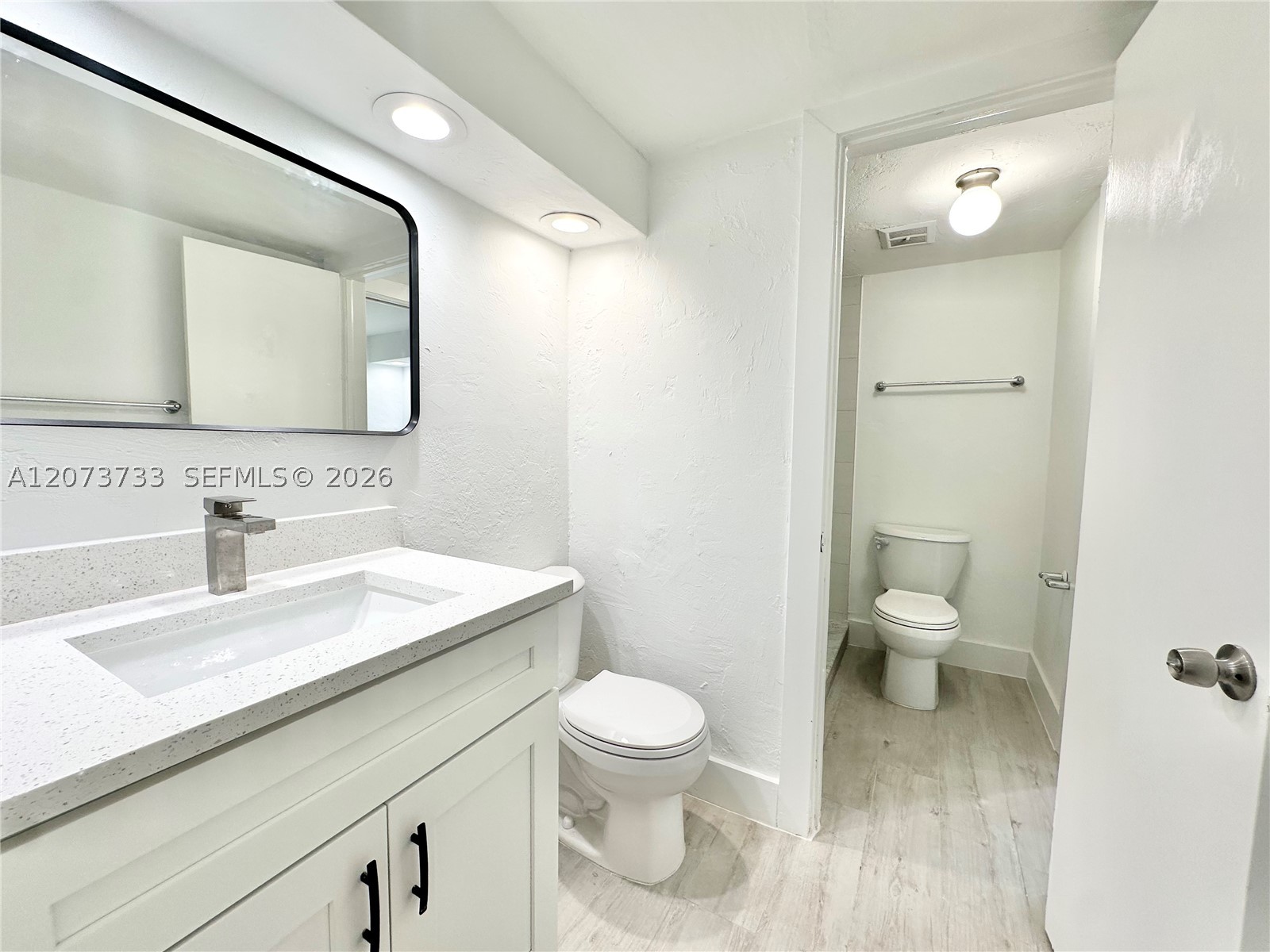 6890 N Kendall Dr #B204, Pinecrest FL 33156