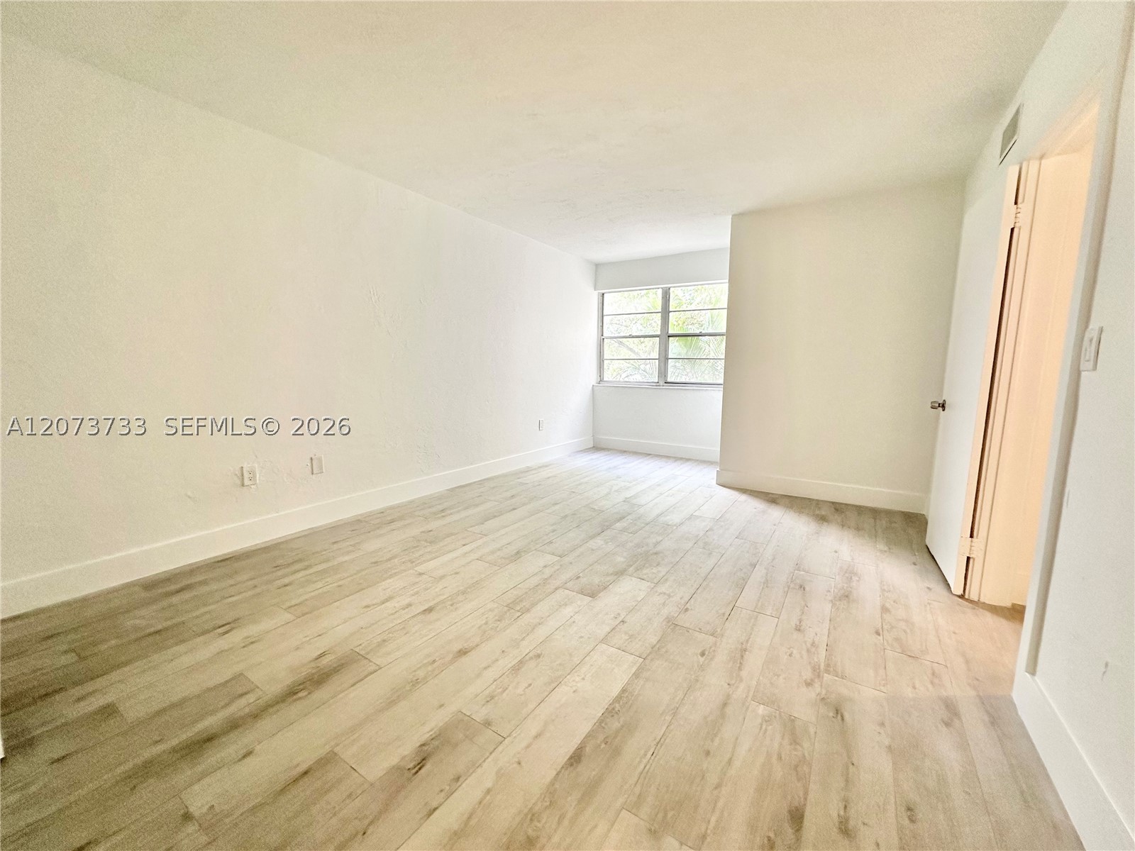 6890 N Kendall Dr #B204, Pinecrest FL 33156