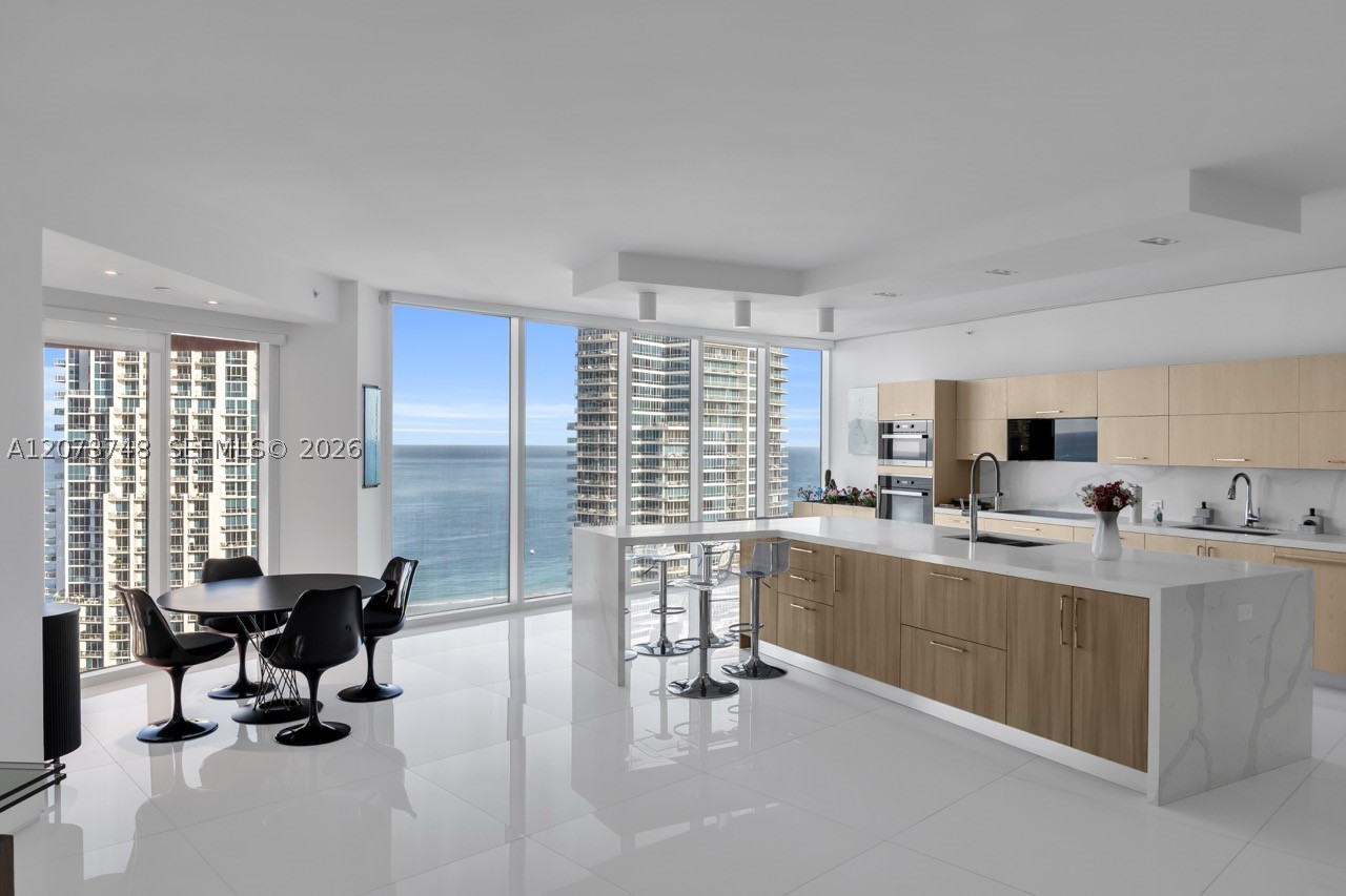 300 S Pointe Dr #3105, Miami Beach FL 33139