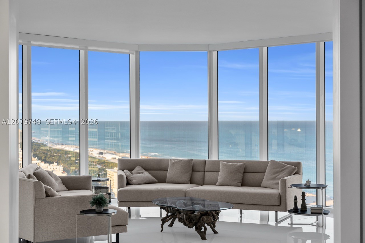 300 S Pointe Dr #3105, Miami Beach FL 33139