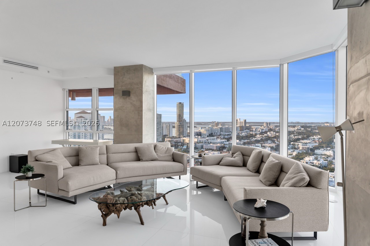 300 S Pointe Dr #3105, Miami Beach FL 33139