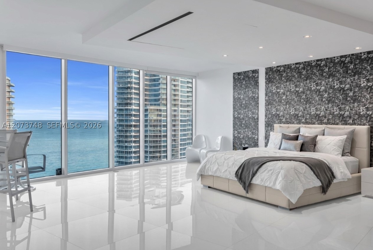 300 S Pointe Dr #3105, Miami Beach FL 33139