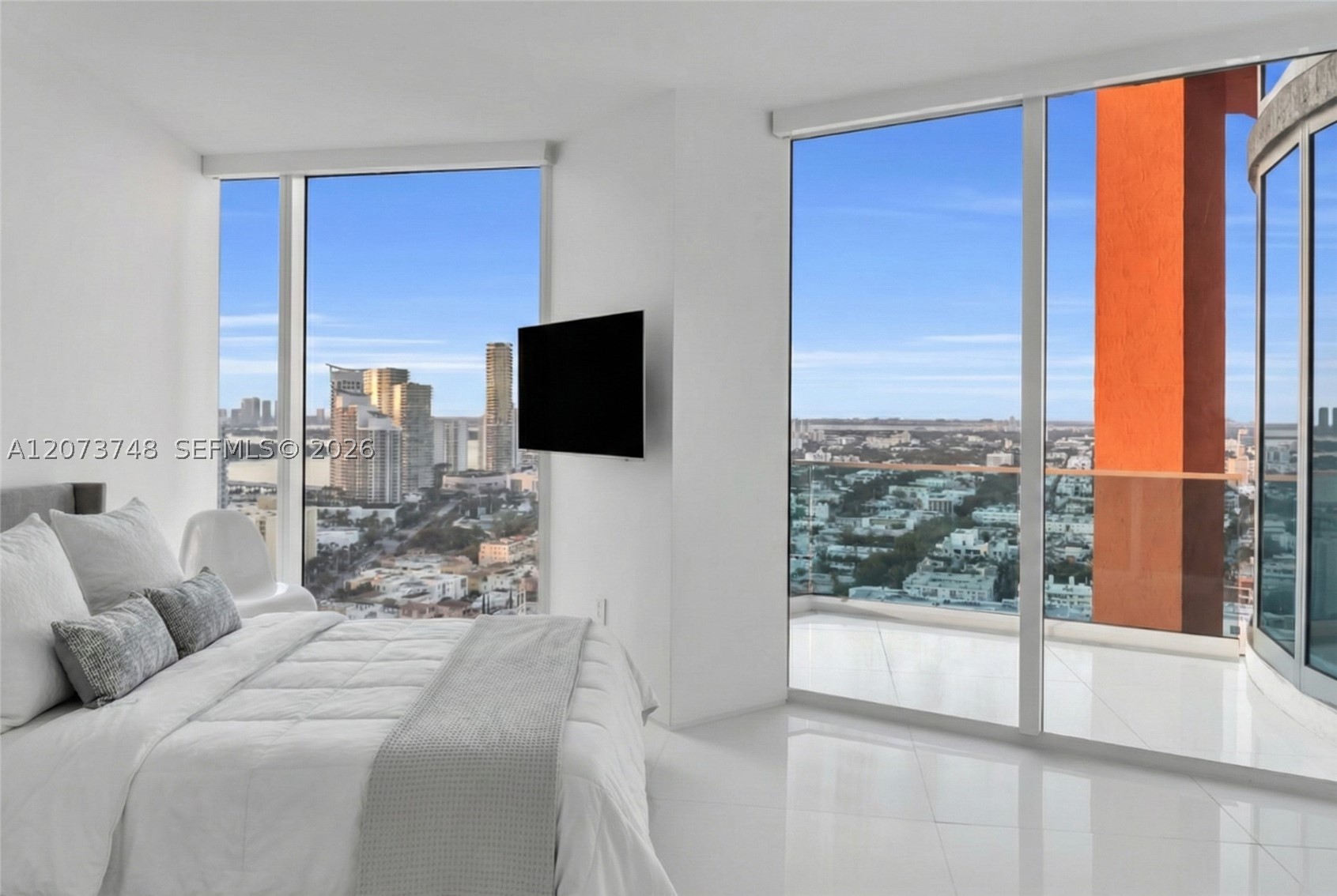300 S Pointe Dr #3105, Miami Beach FL 33139
