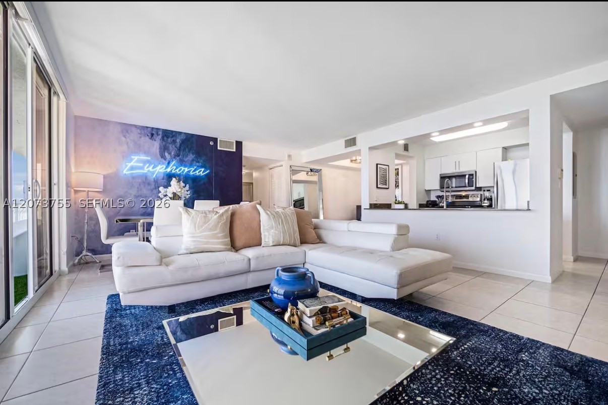 1200 Brickell Bay Dr #4101, Miami FL 33131