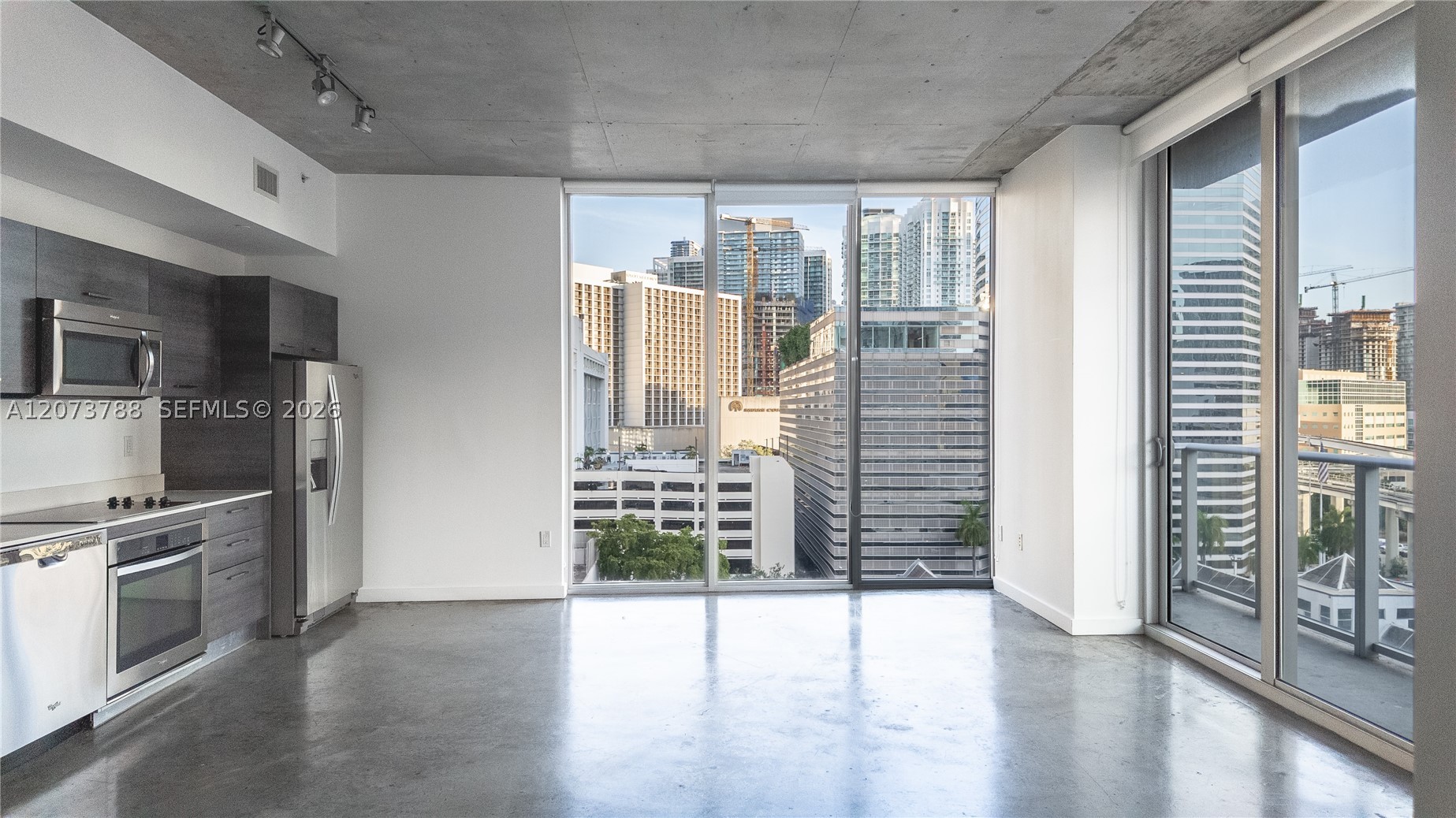 151 SE 1st St #811, Miami FL 33131