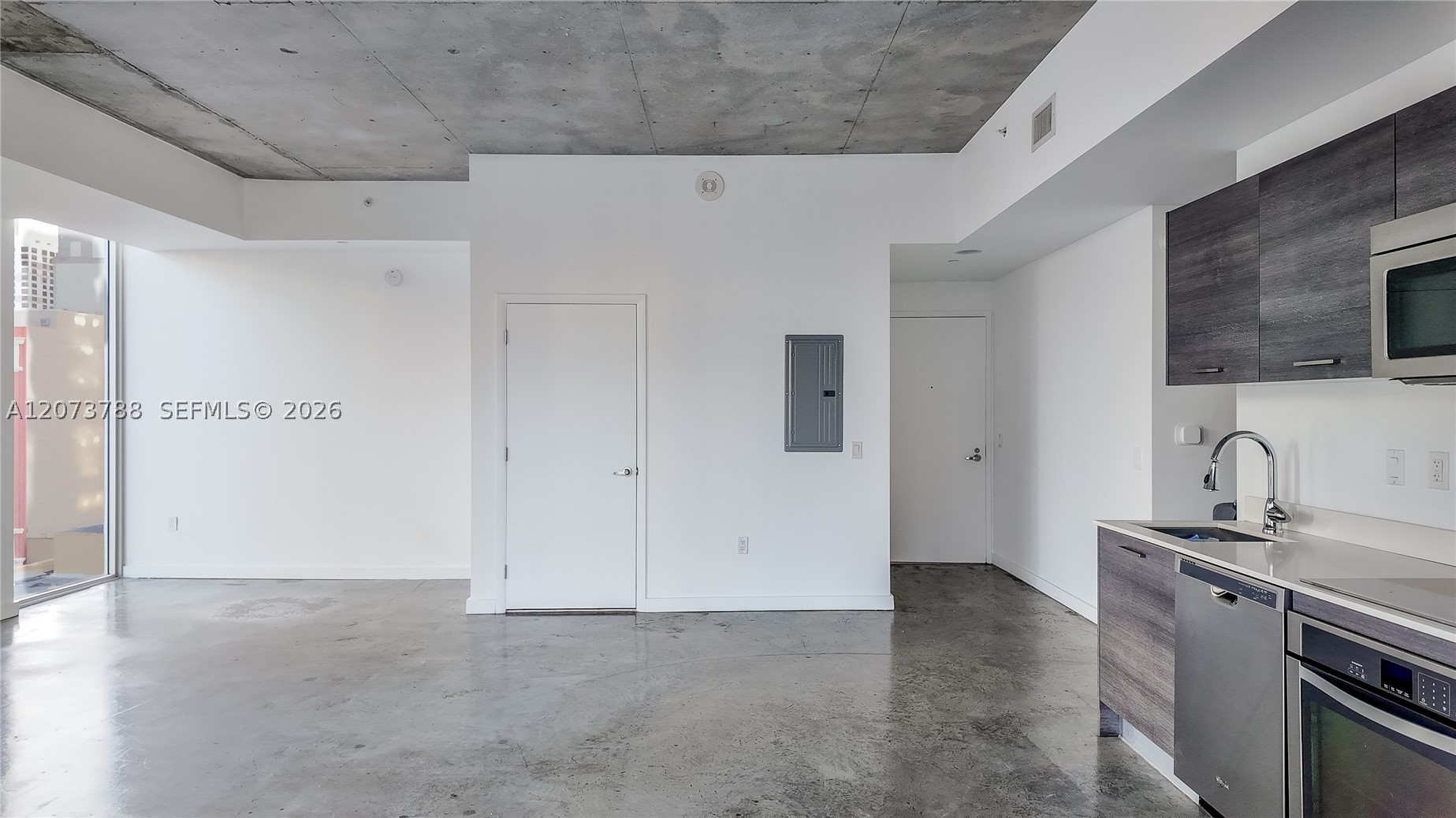 151 SE 1st St #811, Miami FL 33131