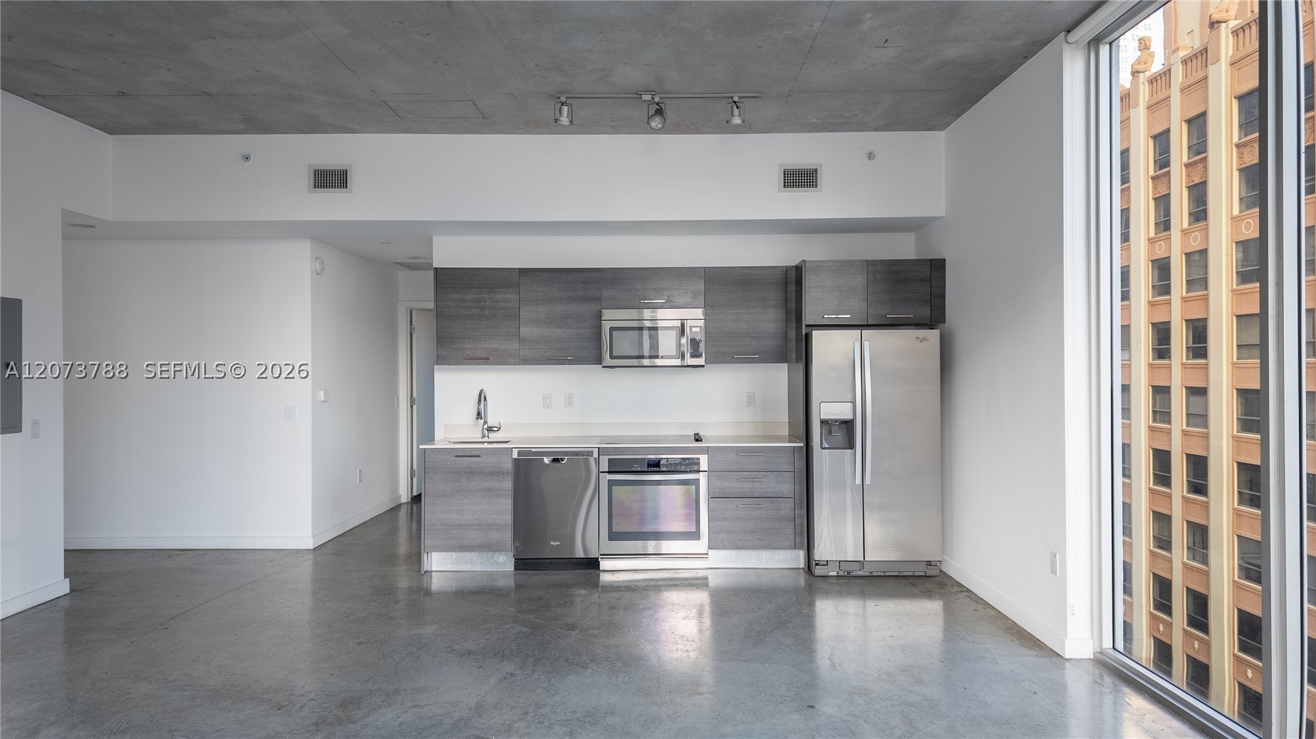 151 SE 1st St #811, Miami FL 33131