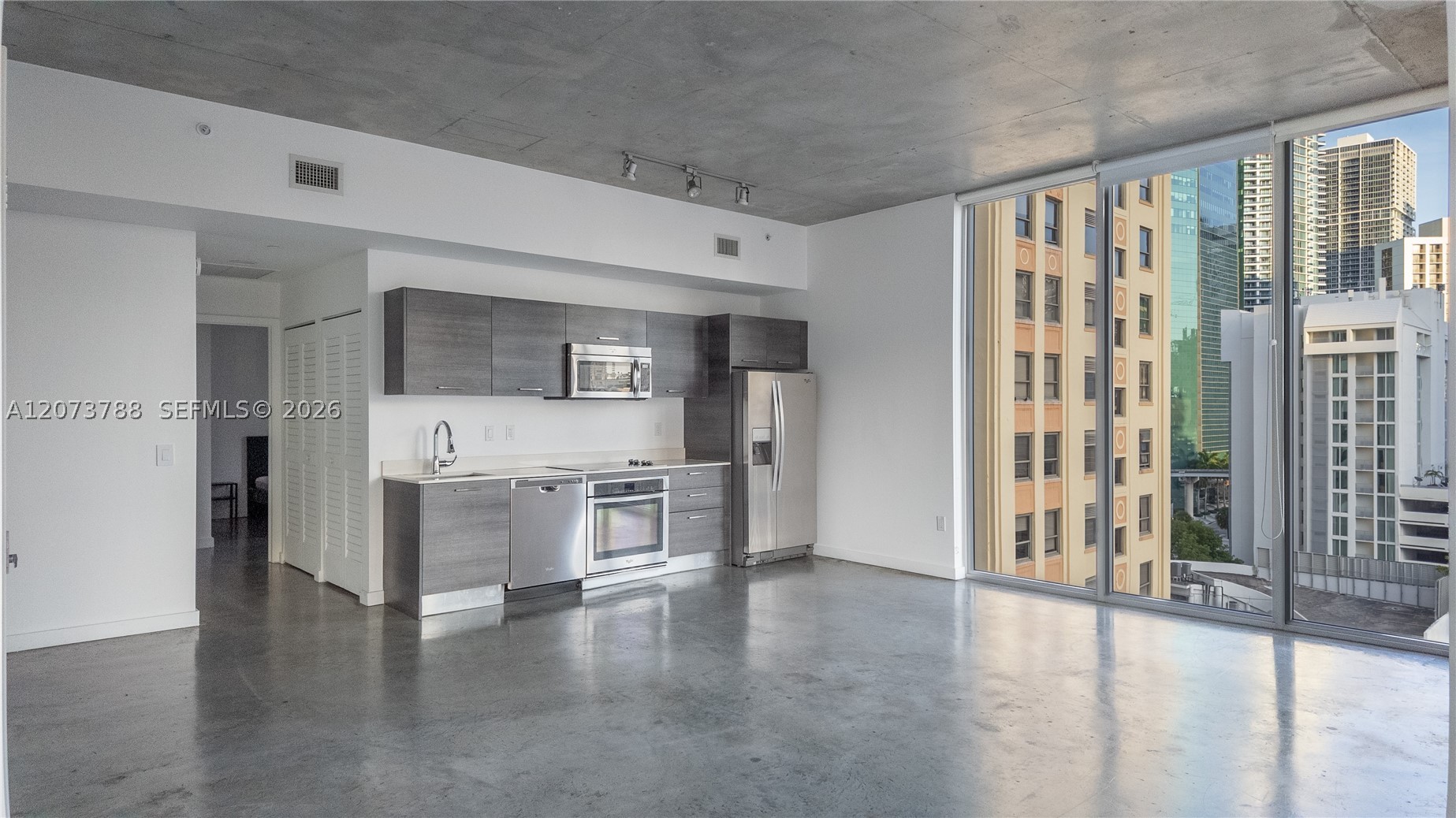 151 SE 1st St #811, Miami FL 33131