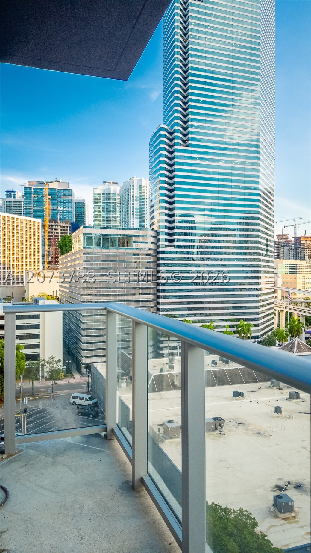 151 SE 1st St #811, Miami FL 33131