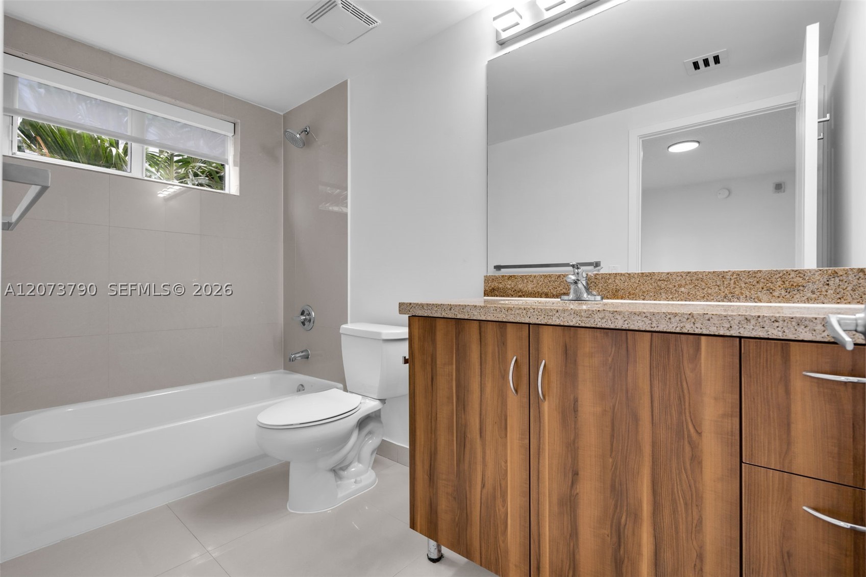 601 NE 23rd St #TH4, Miami FL 33137