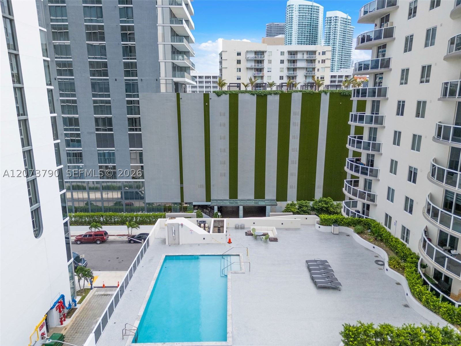 601 NE 23rd St #TH4, Miami FL 33137