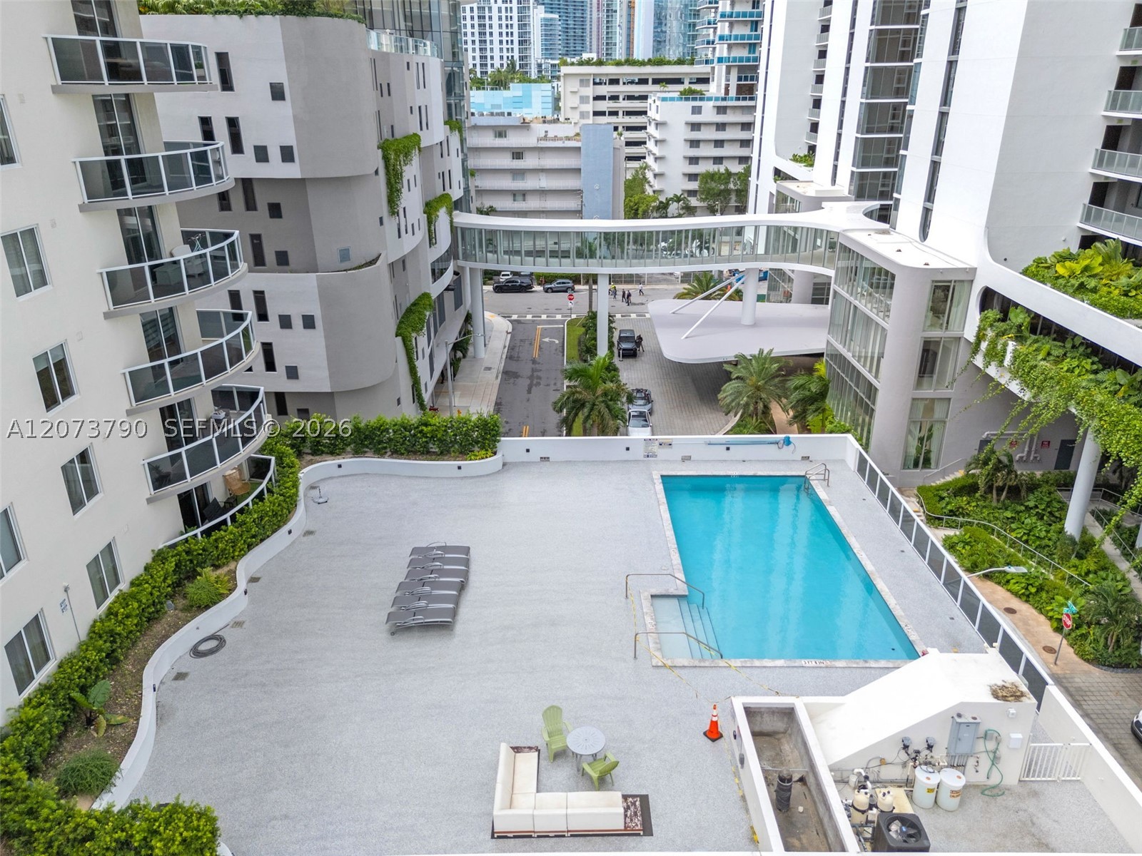 601 NE 23rd St #TH4, Miami FL 33137