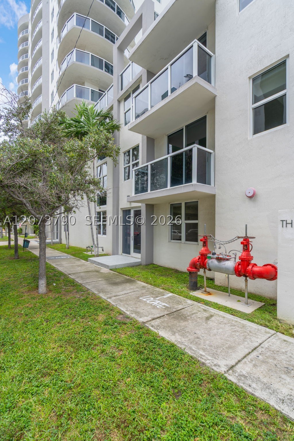 601 NE 23rd St #TH4, Miami FL 33137