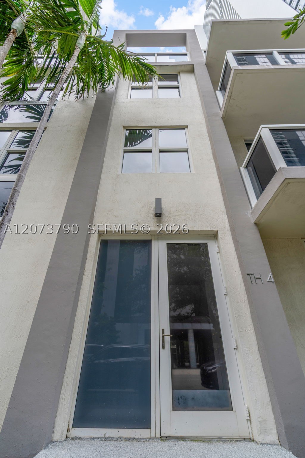 601 NE 23rd St #TH4, Miami FL 33137