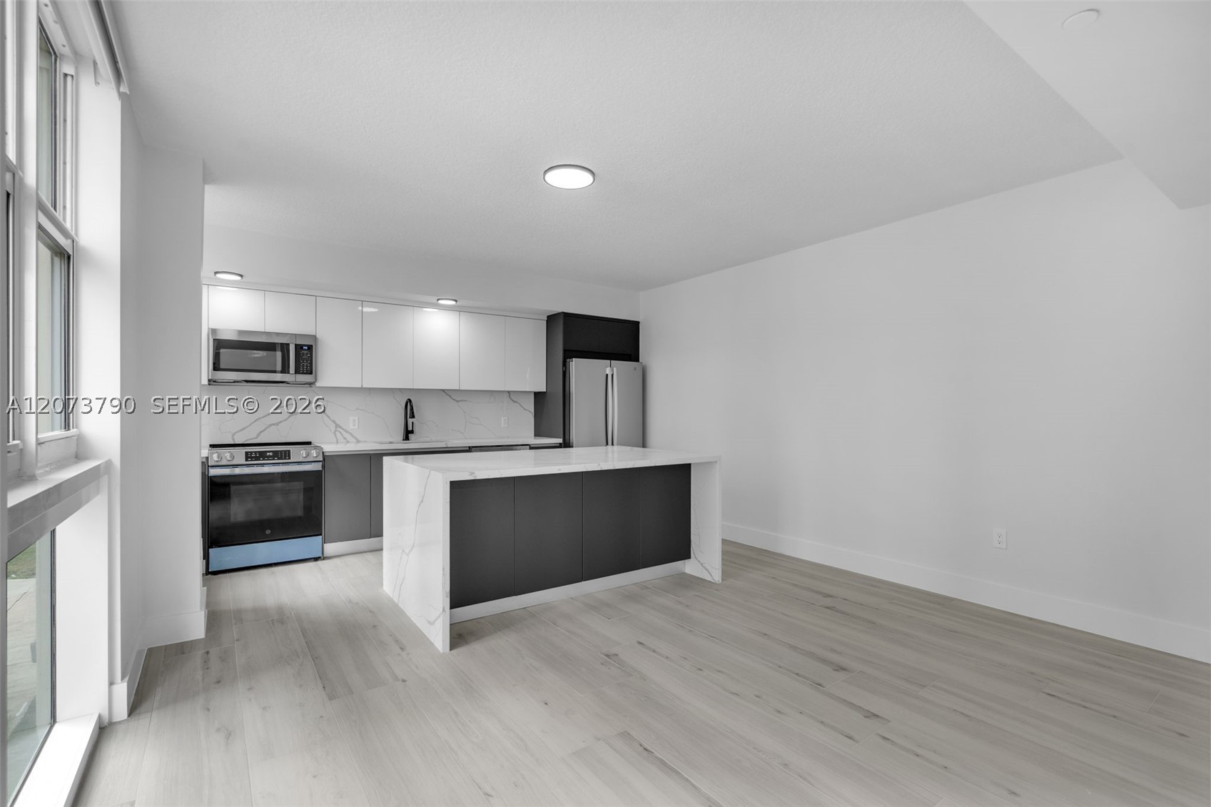 601 NE 23rd St #TH4, Miami FL 33137