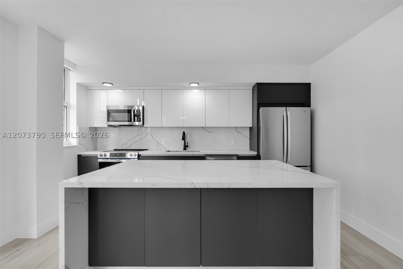 601 NE 23rd St #TH4, Miami FL 33137