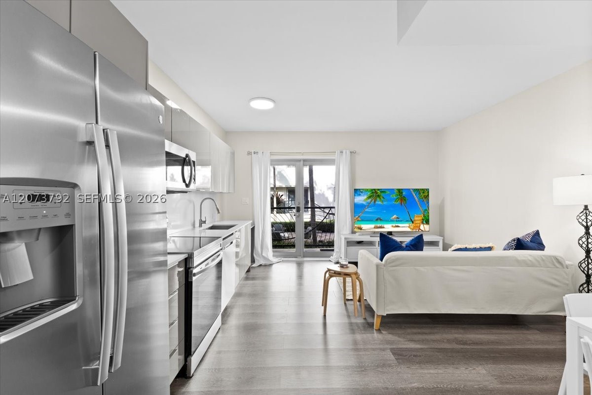 435 21st St #111, Miami Beach FL 33139