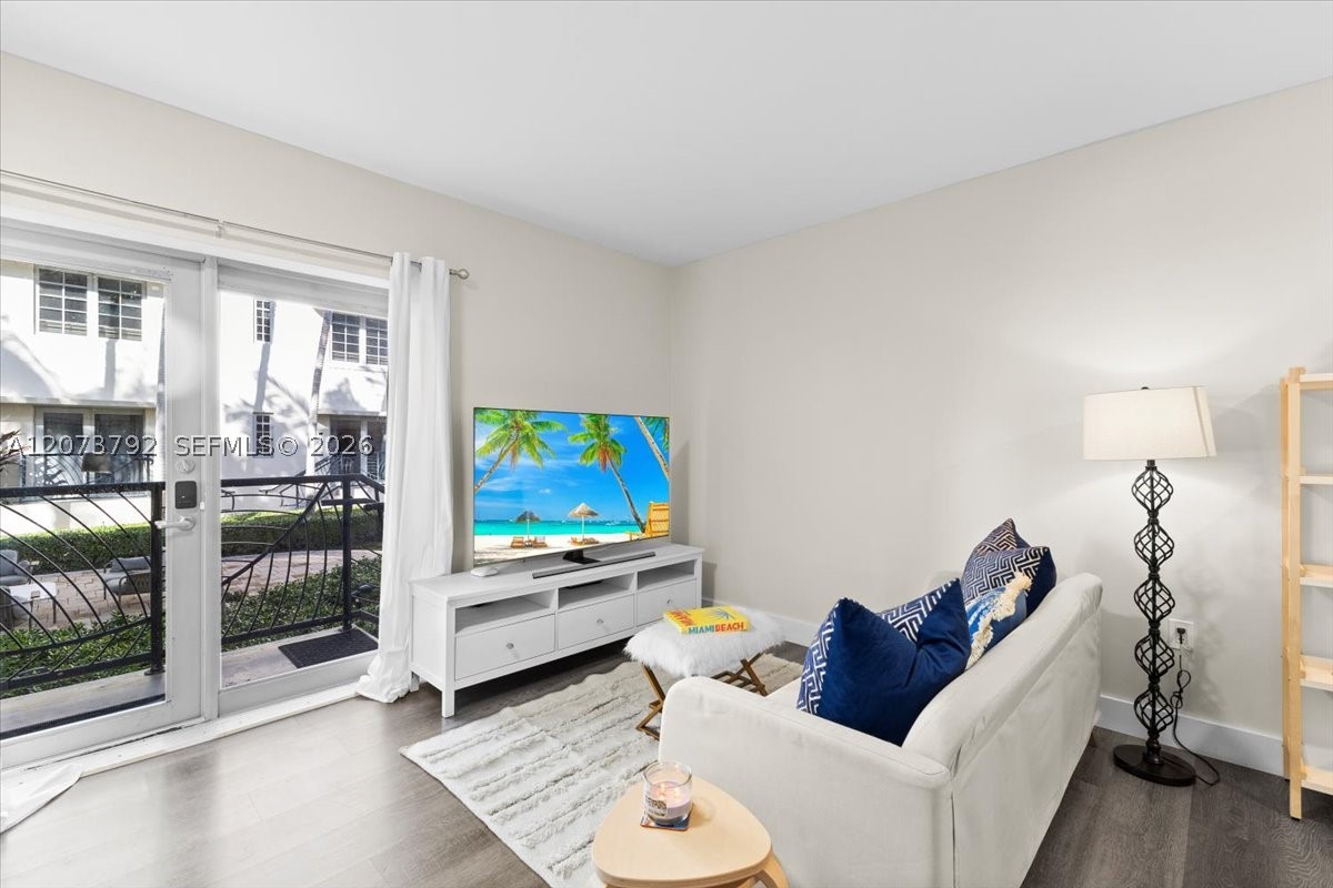 435 21st St #111, Miami Beach FL 33139