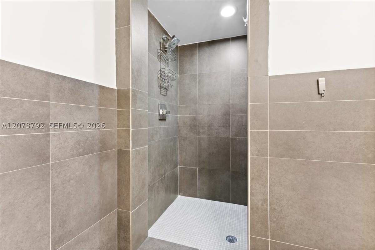 435 21st St #111, Miami Beach FL 33139