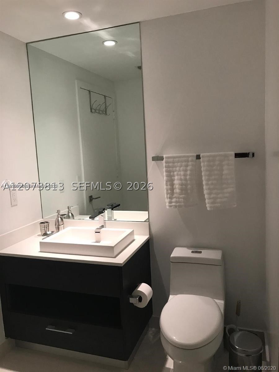 55 SW 9th St #2307, Miami FL 33130