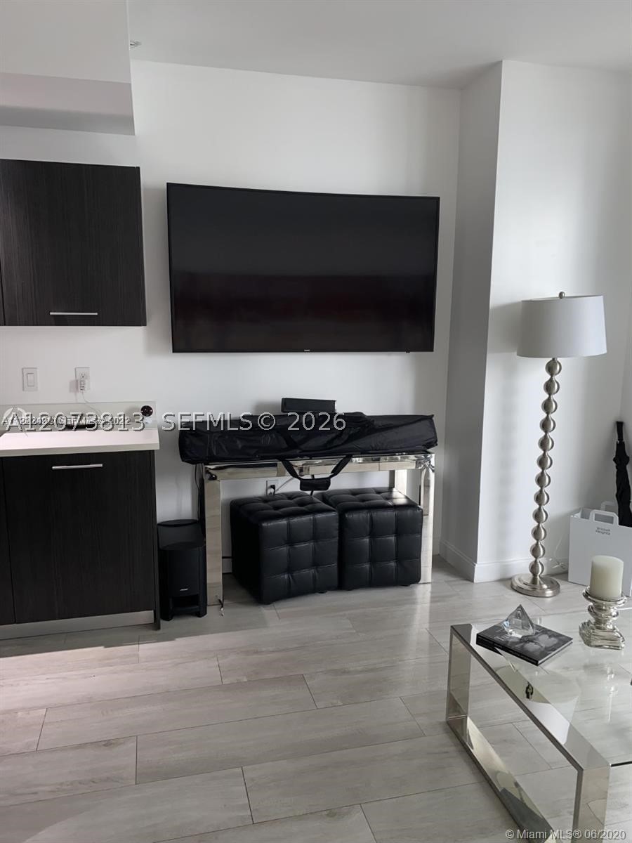 55 SW 9th St #2307, Miami FL 33130
