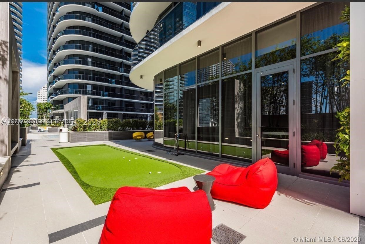55 SW 9th St #2307, Miami FL 33130