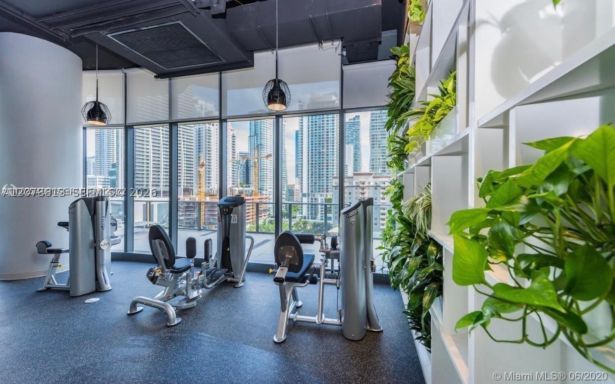 55 SW 9th St #2307, Miami FL 33130