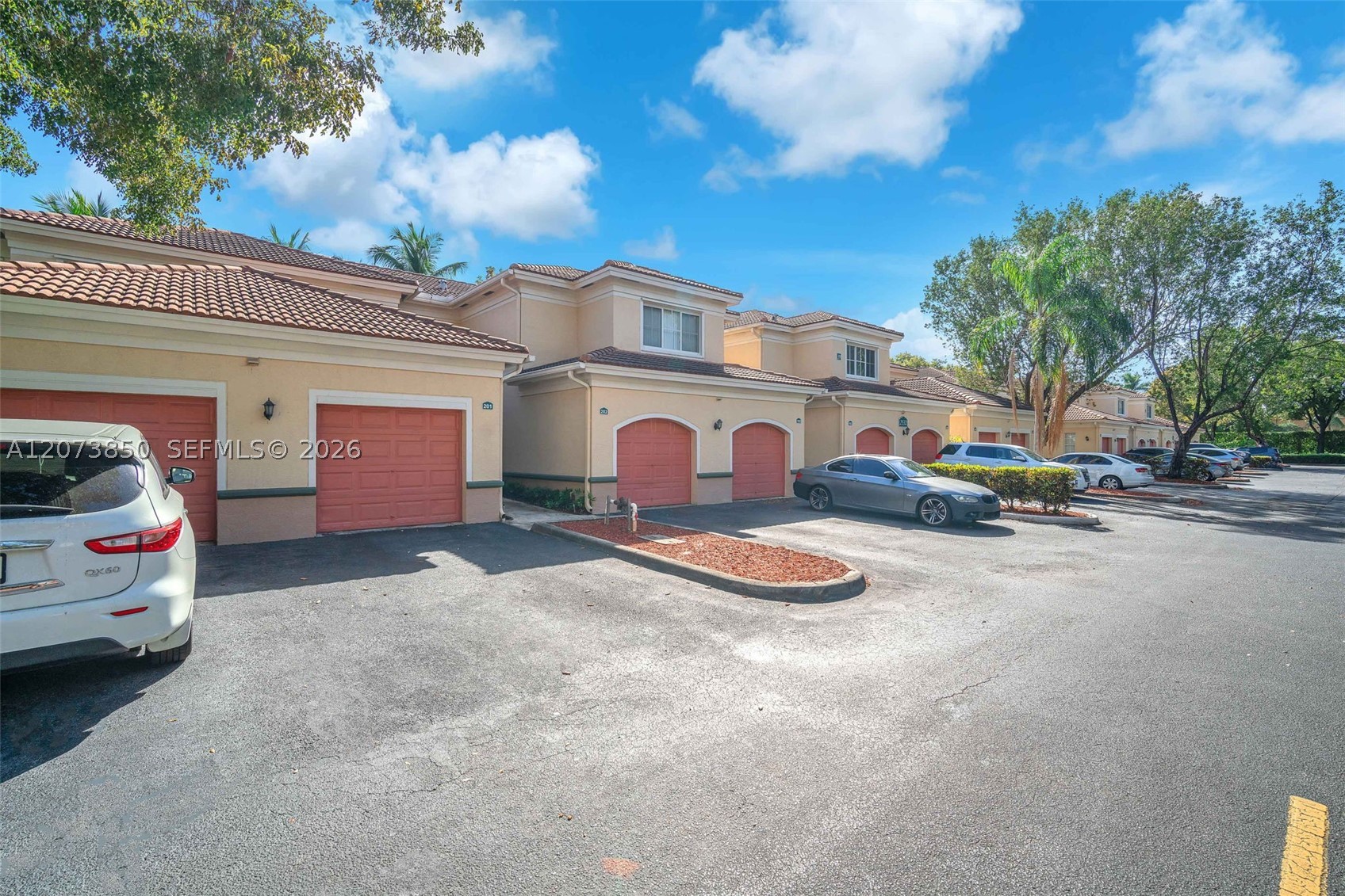 2532 Centergate Dr #201, Miramar FL 33025