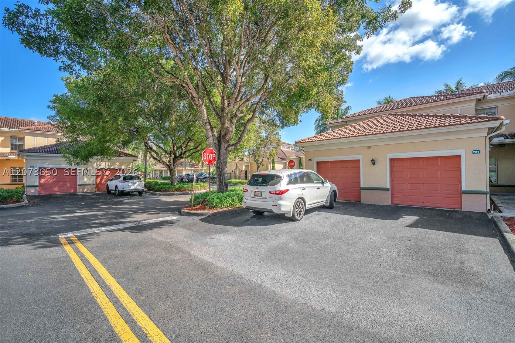 2532 Centergate Dr #201, Miramar FL 33025