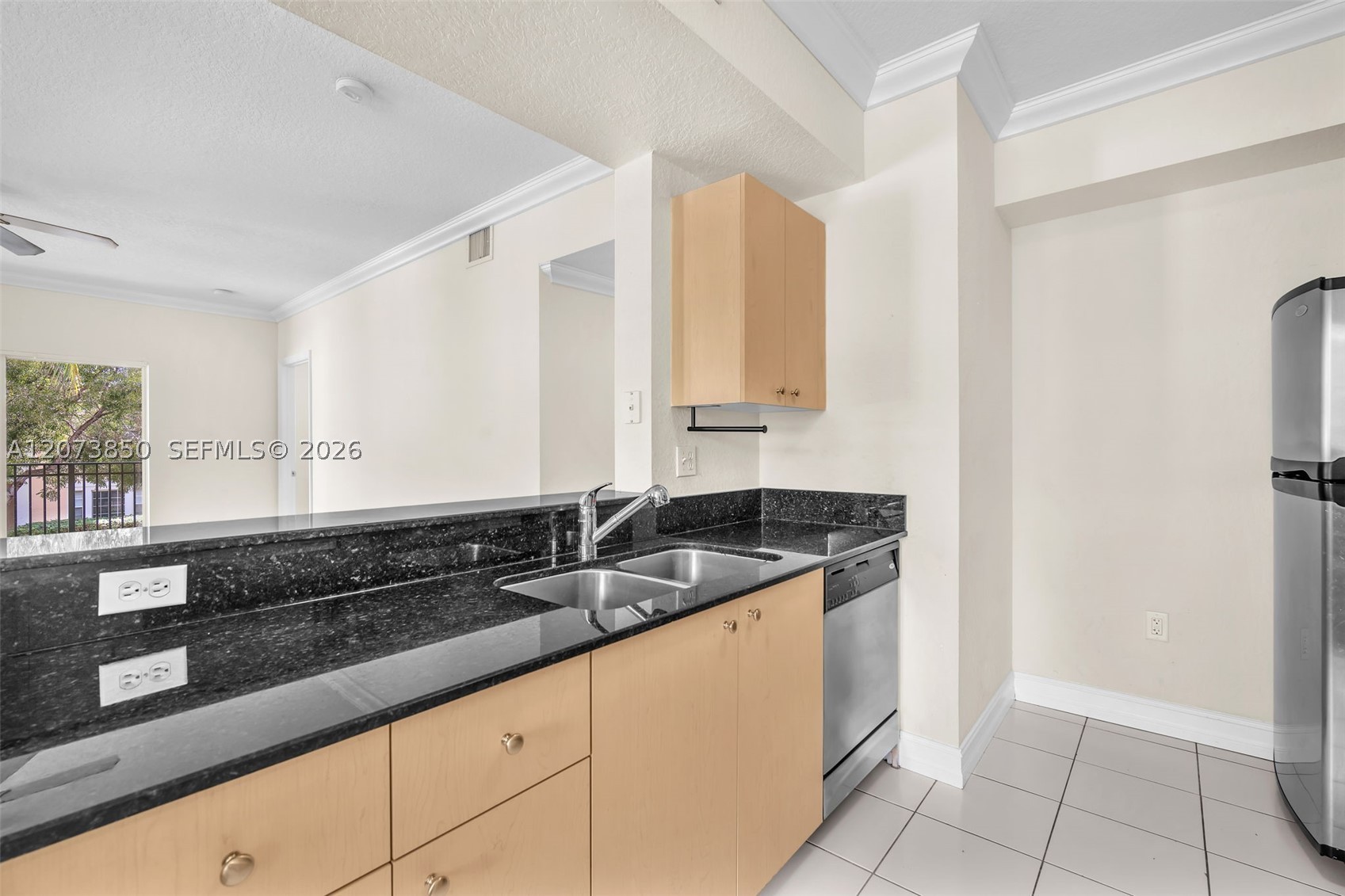 2532 Centergate Dr #201, Miramar FL 33025