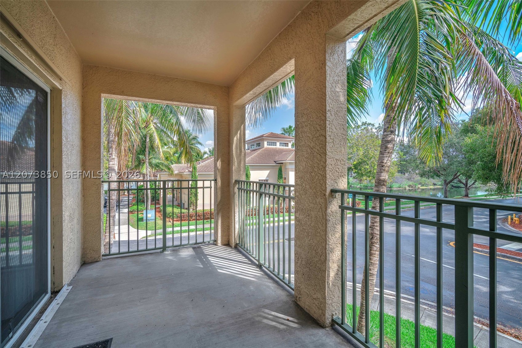 2532 Centergate Dr #201, Miramar FL 33025