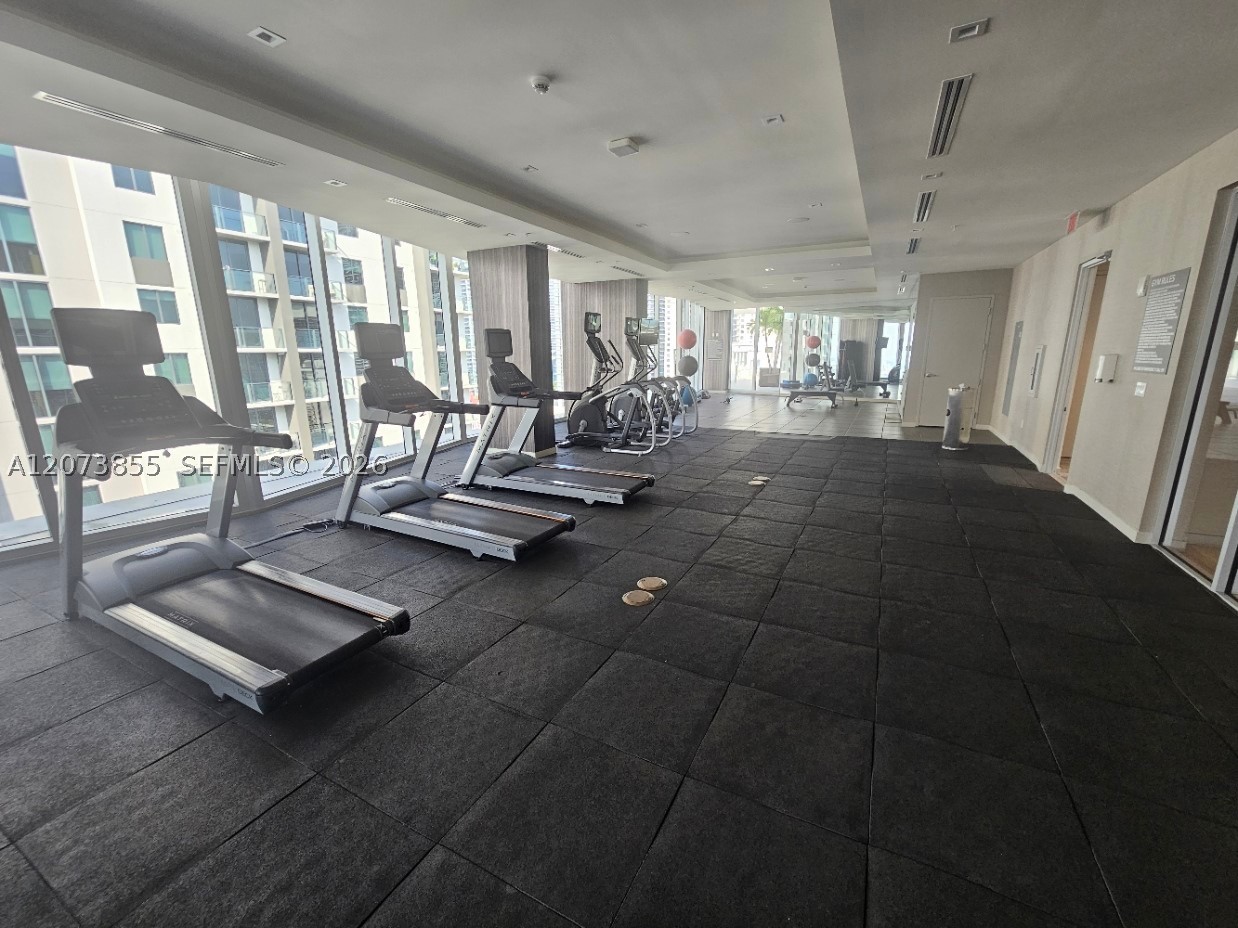 1010 SW 2nd Ave #1409, Miami FL 33130
