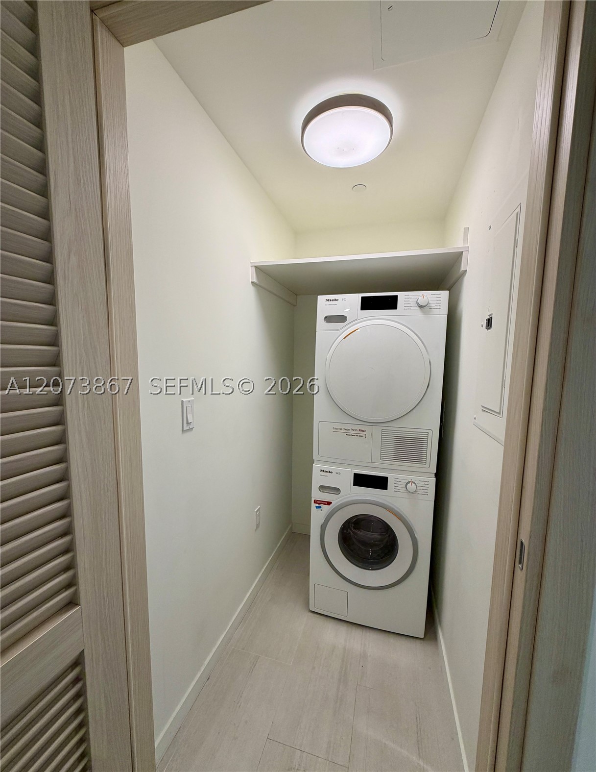 1000 Brickell Plz #4301, Miami FL 33131