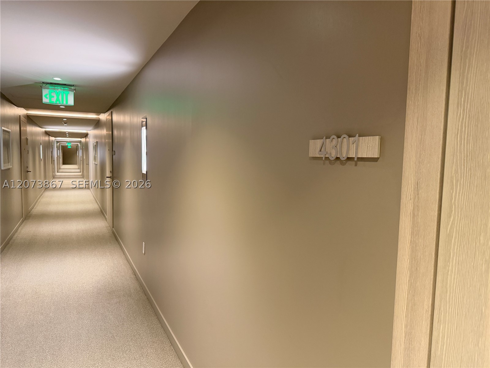 1000 Brickell Plz #4301, Miami FL 33131