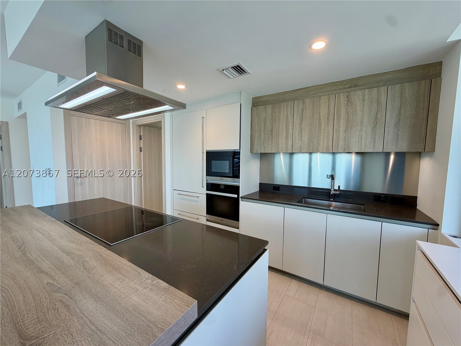 1000 Brickell Plz #4301, Miami FL 33131