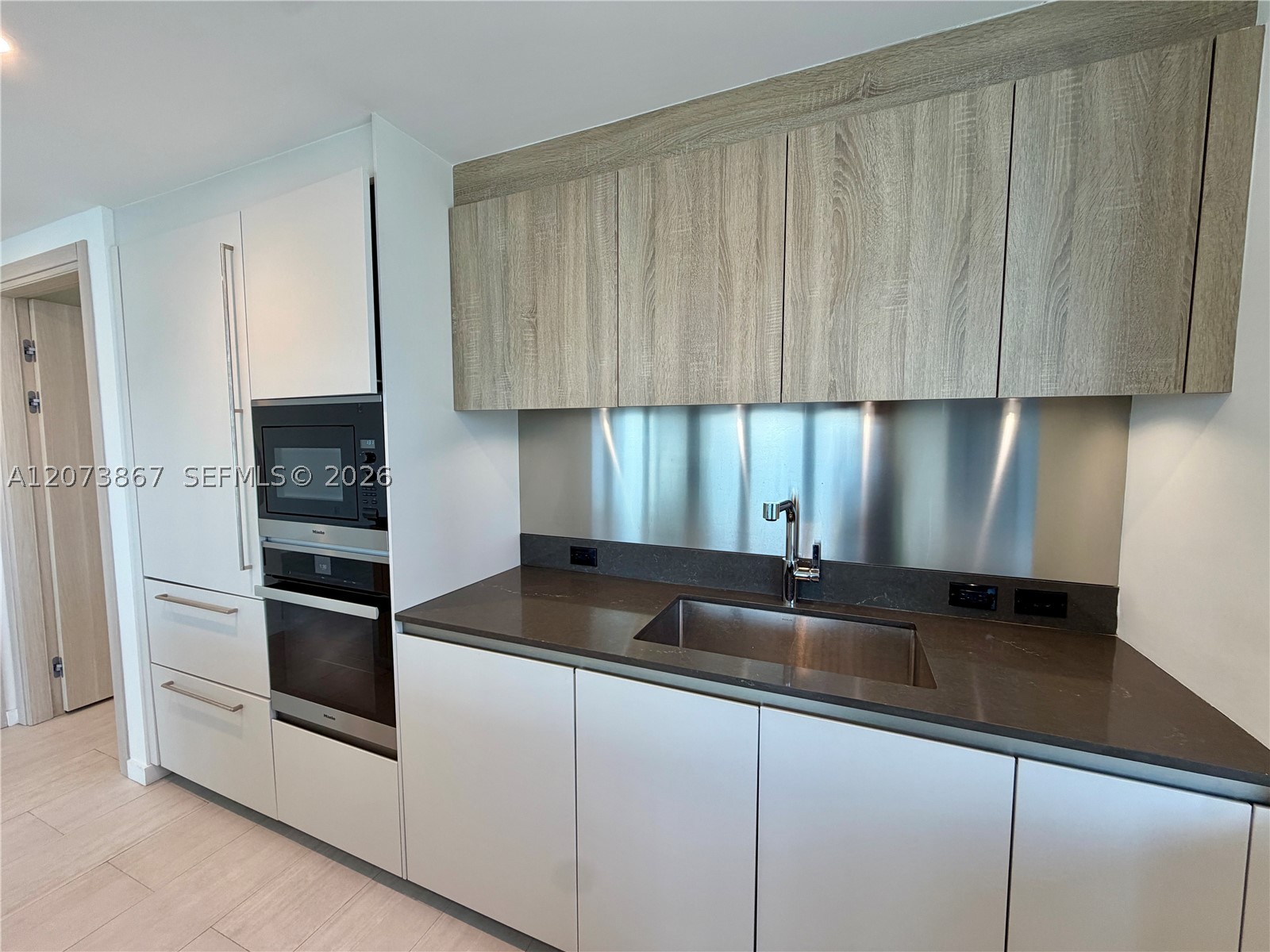1000 Brickell Plz #4301, Miami FL 33131
