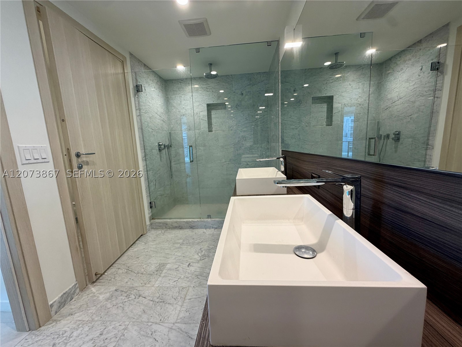 1000 Brickell Plz #4301, Miami FL 33131