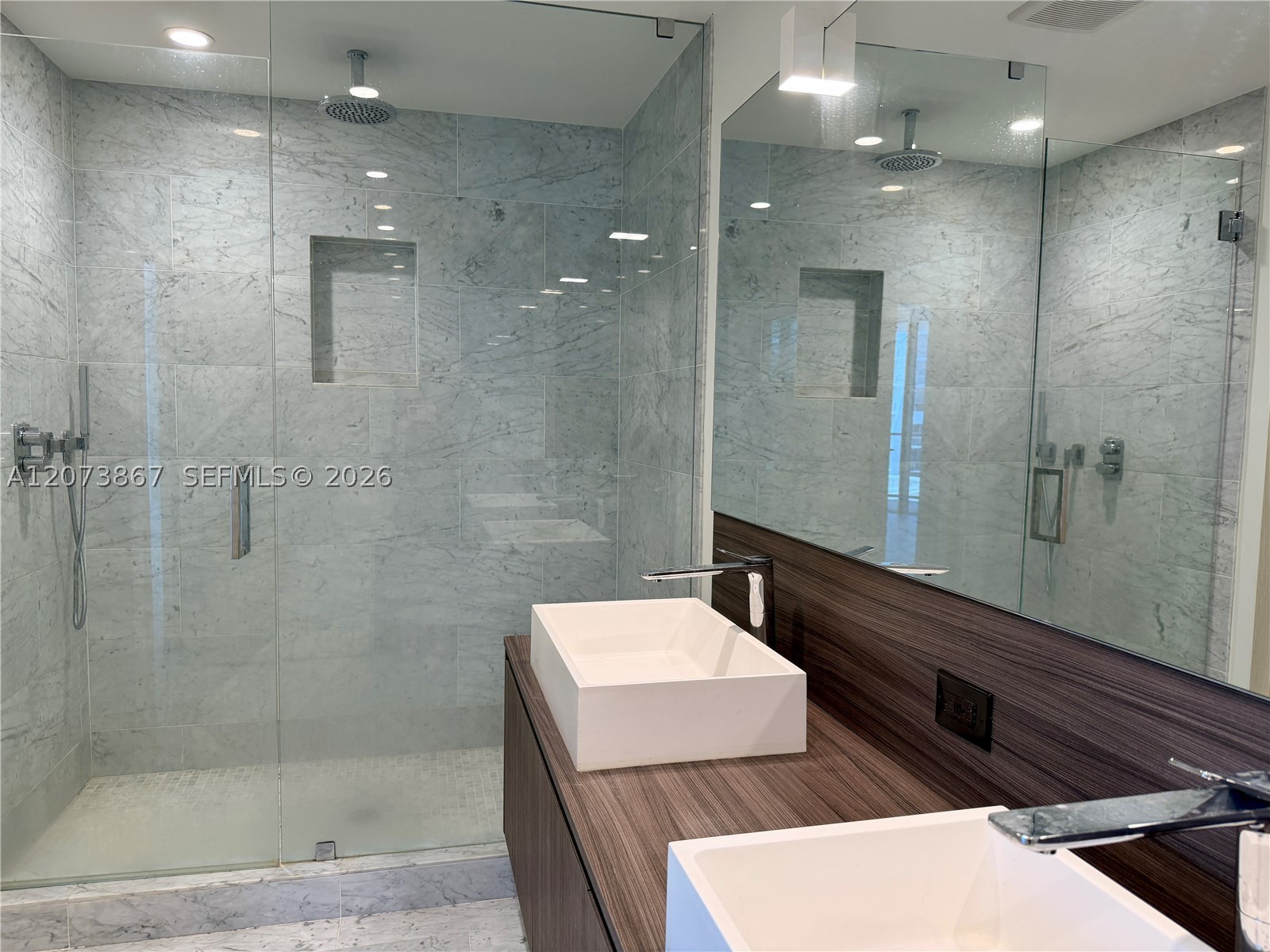 1000 Brickell Plz #4301, Miami FL 33131