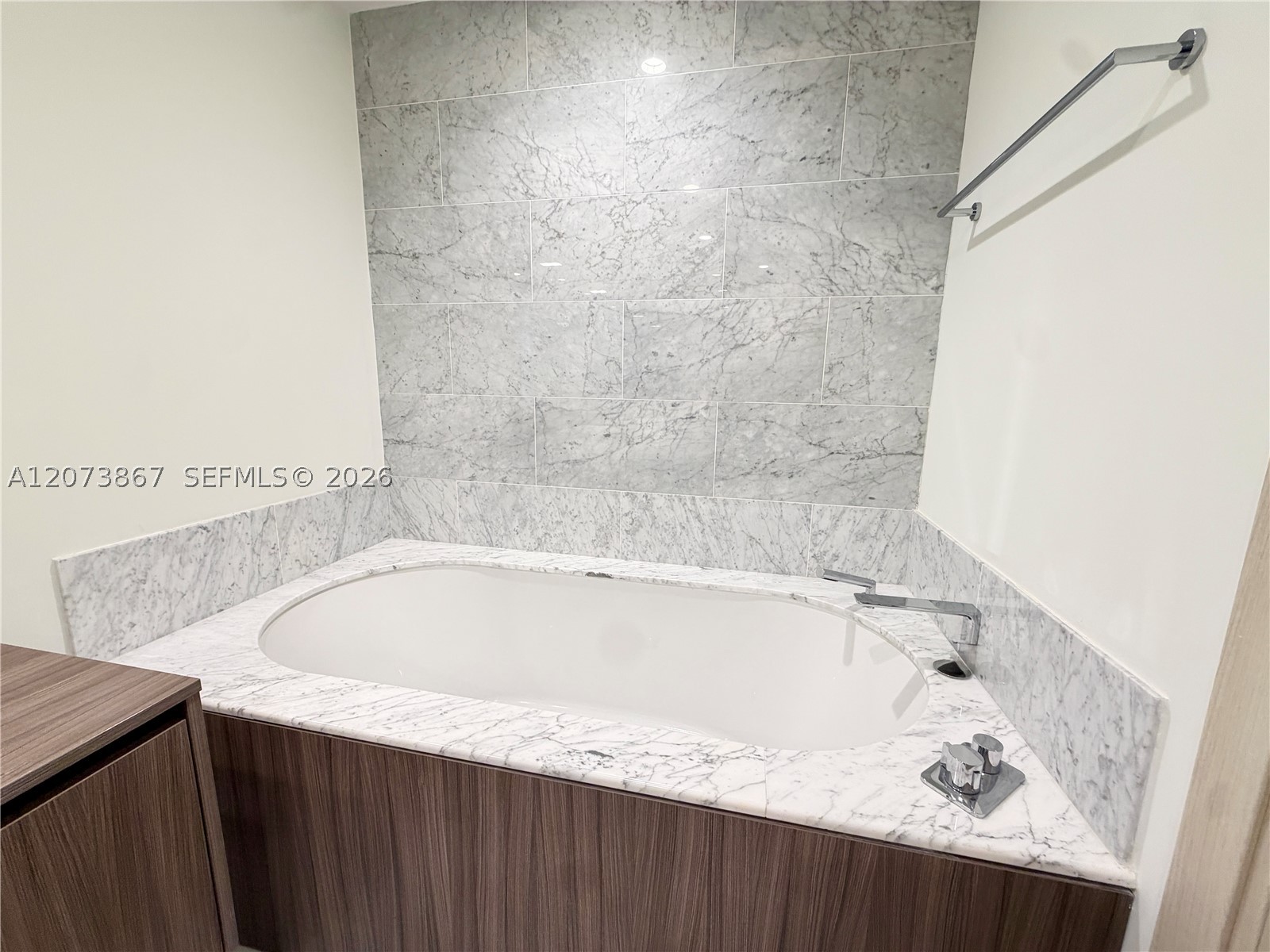 1000 Brickell Plz #4301, Miami FL 33131