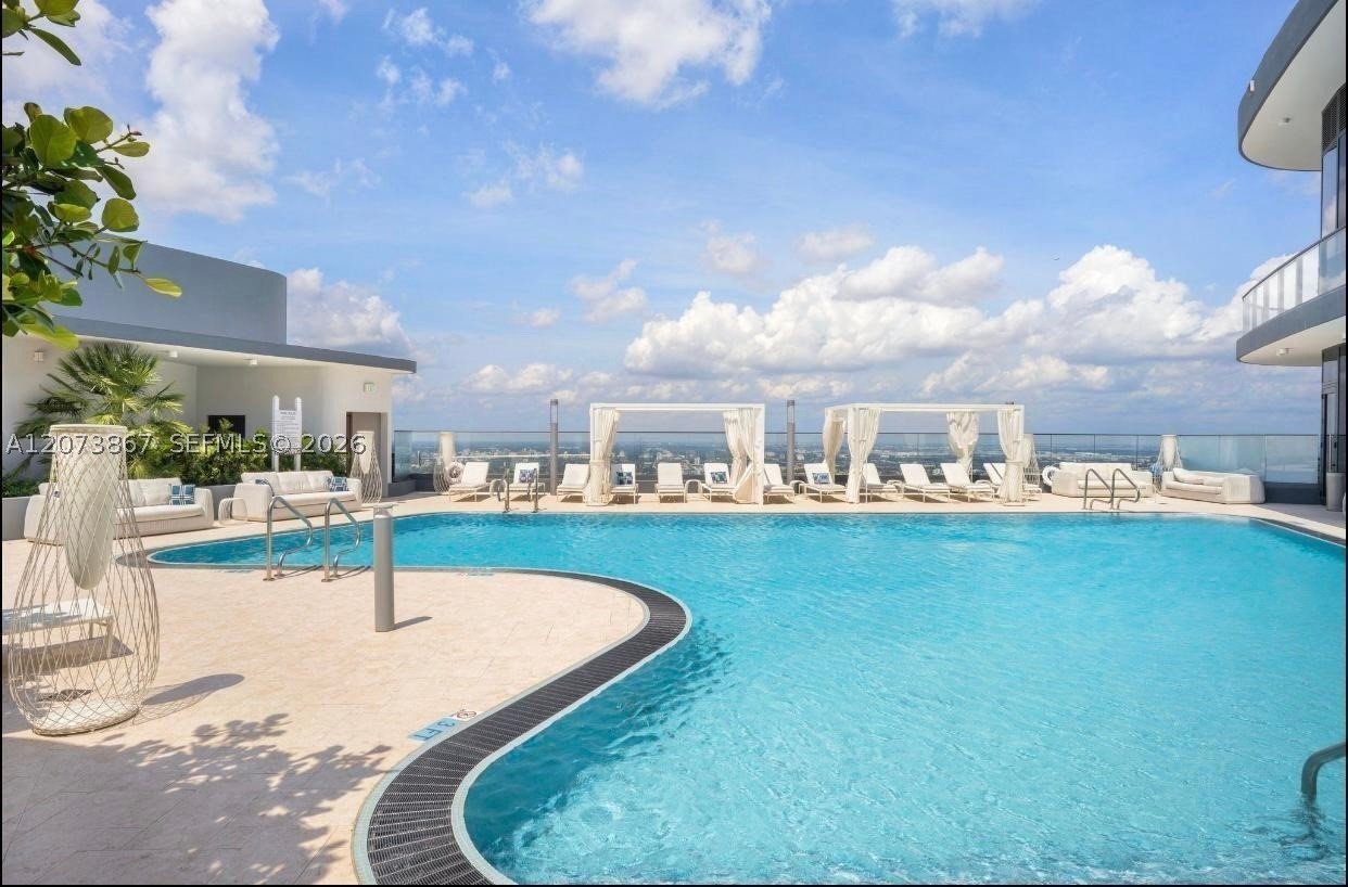 1000 Brickell Plz #4301, Miami FL 33131