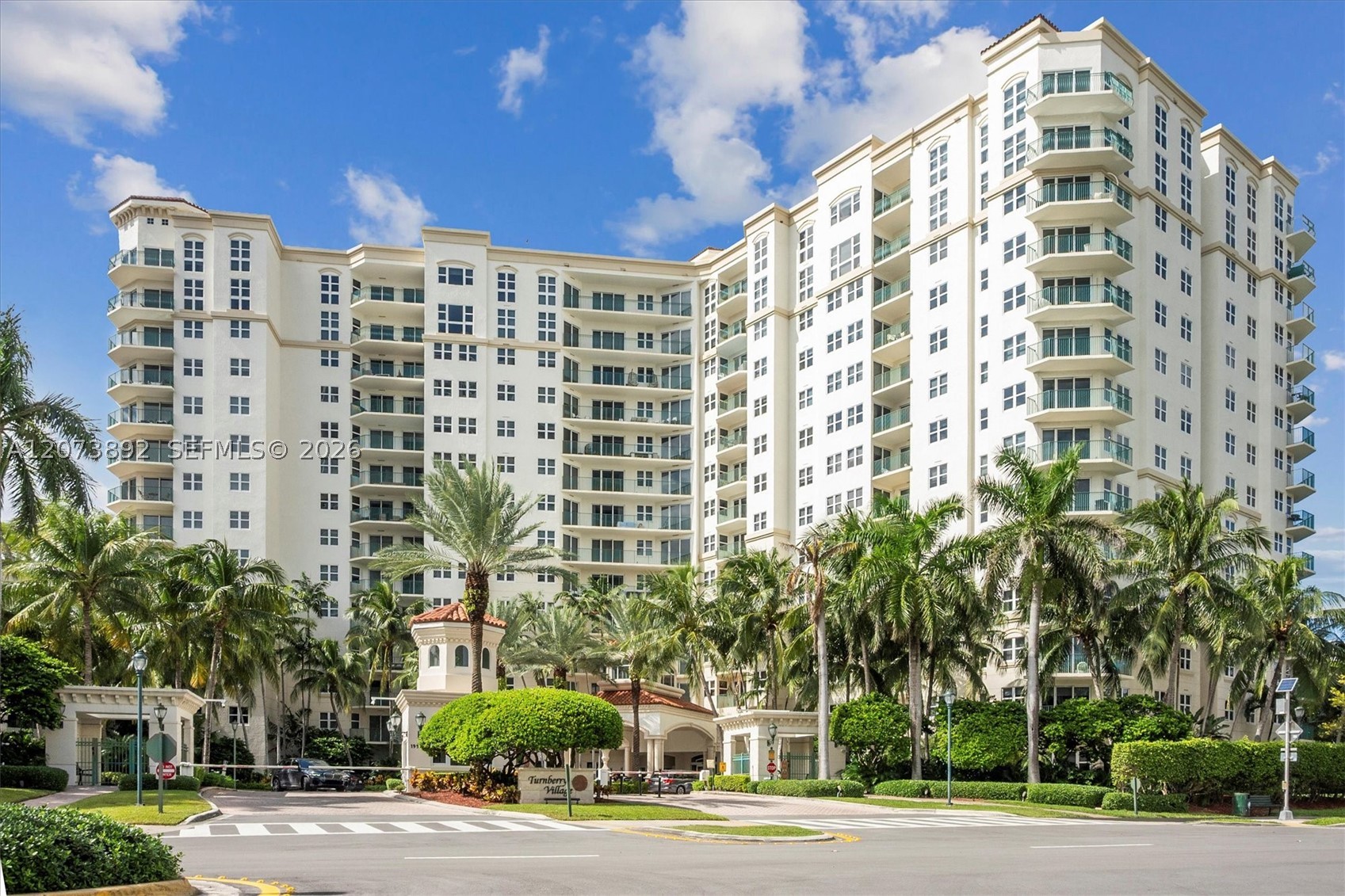 20000 E Country Club Dr #302, Aventura FL 33180