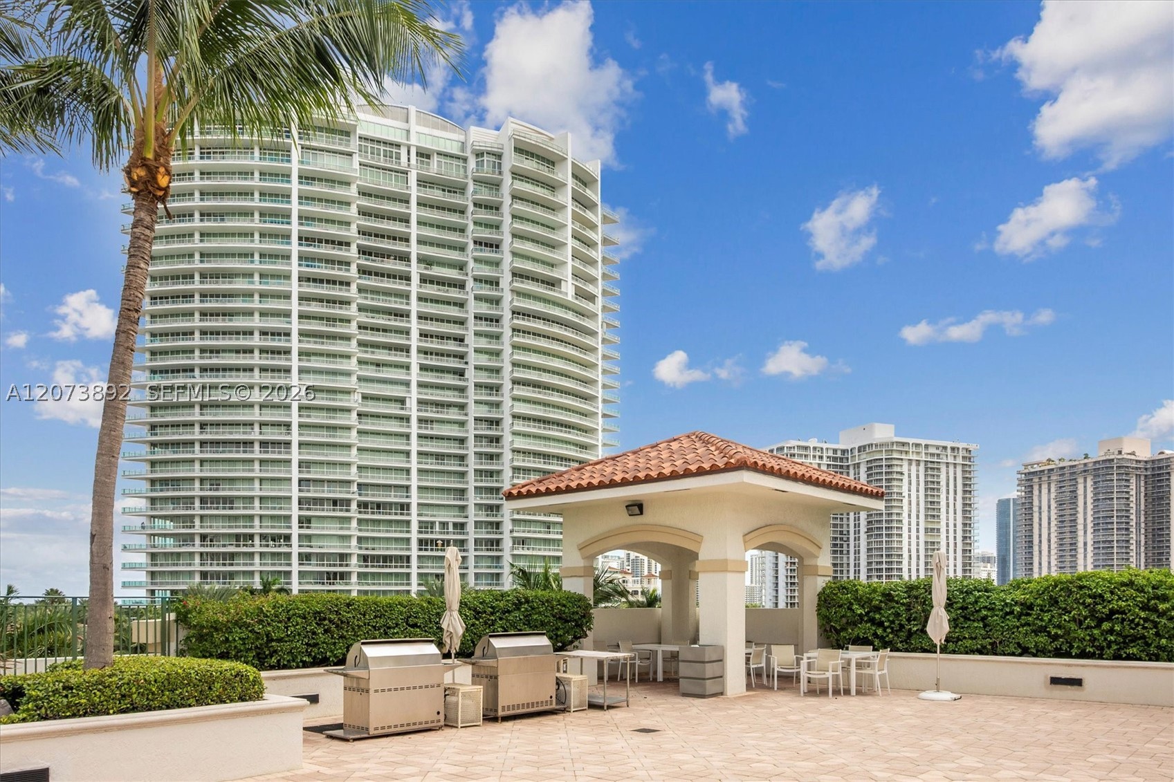 20000 E Country Club Dr #302, Aventura FL 33180