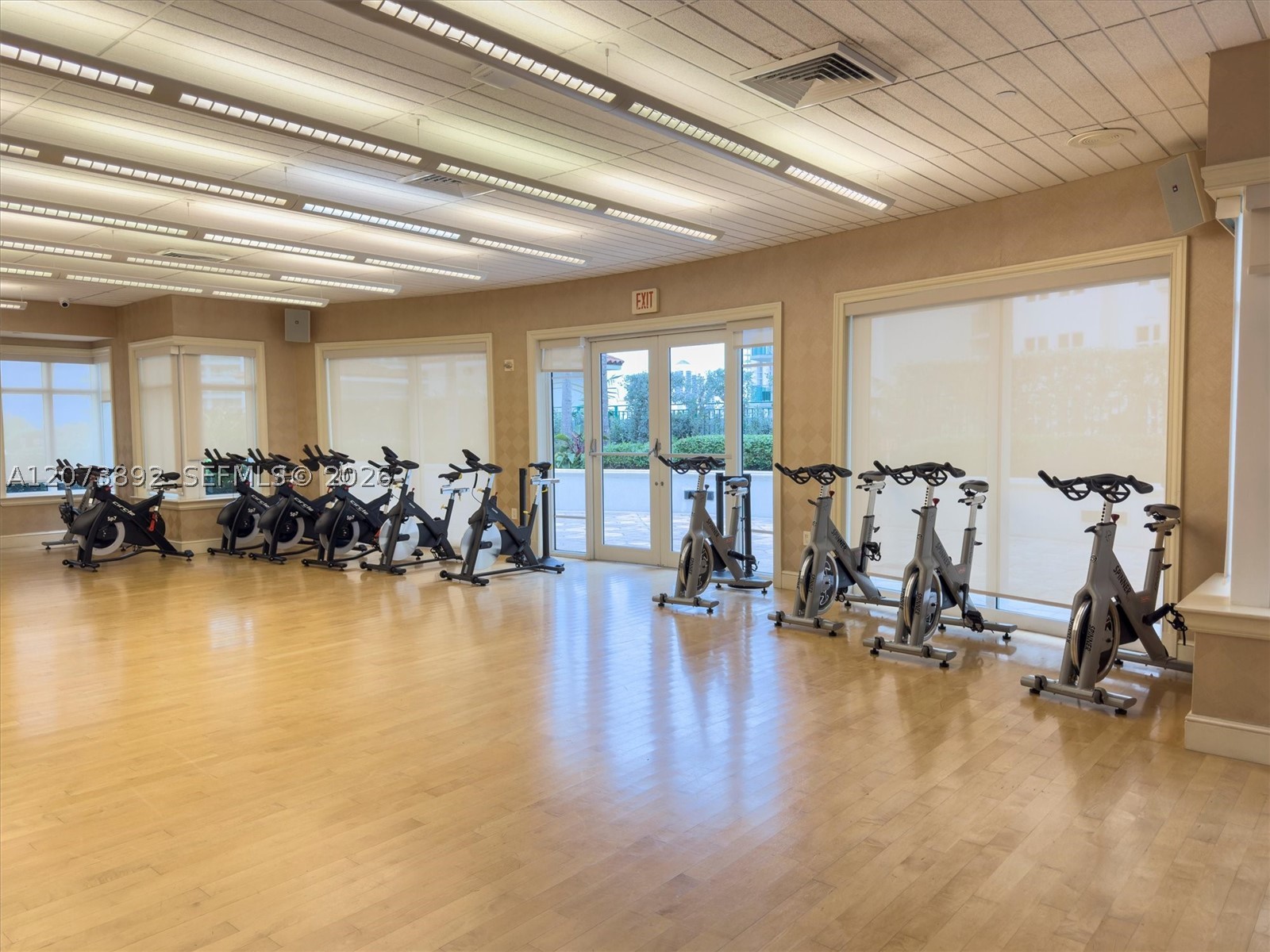 20000 E Country Club Dr #302, Aventura FL 33180