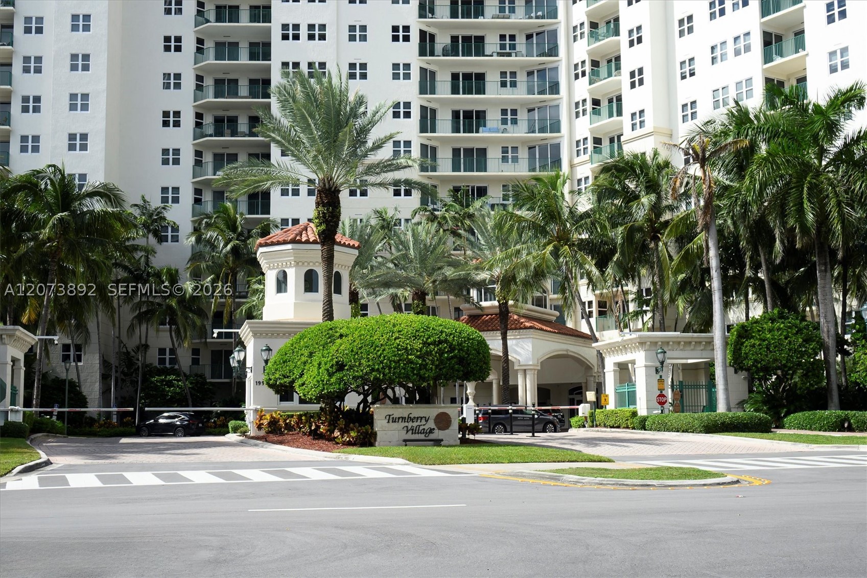 20000 E Country Club Dr #302, Aventura FL 33180