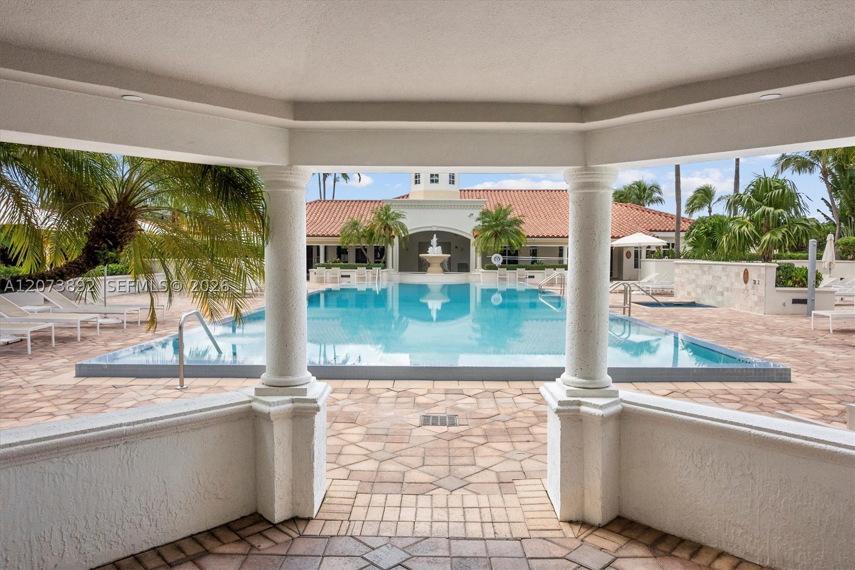 20000 E Country Club Dr #302, Aventura FL 33180