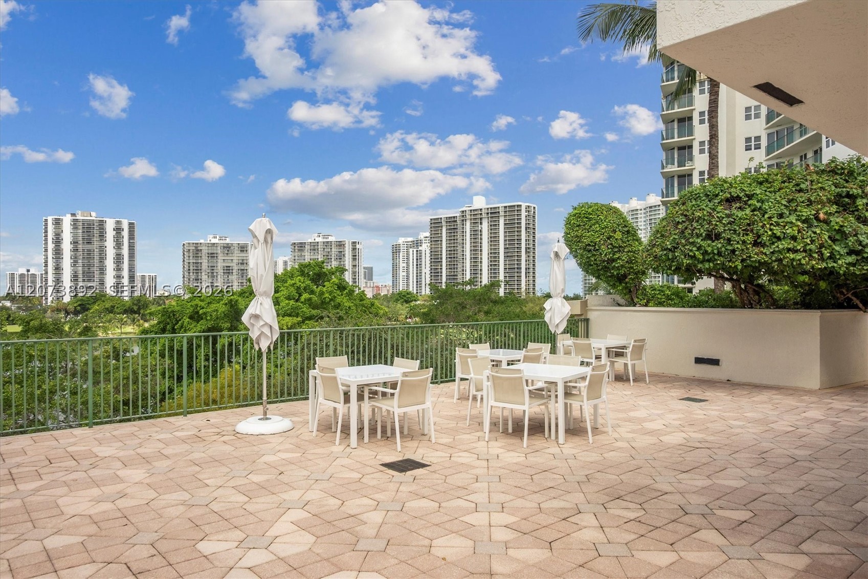 20000 E Country Club Dr #302, Aventura FL 33180