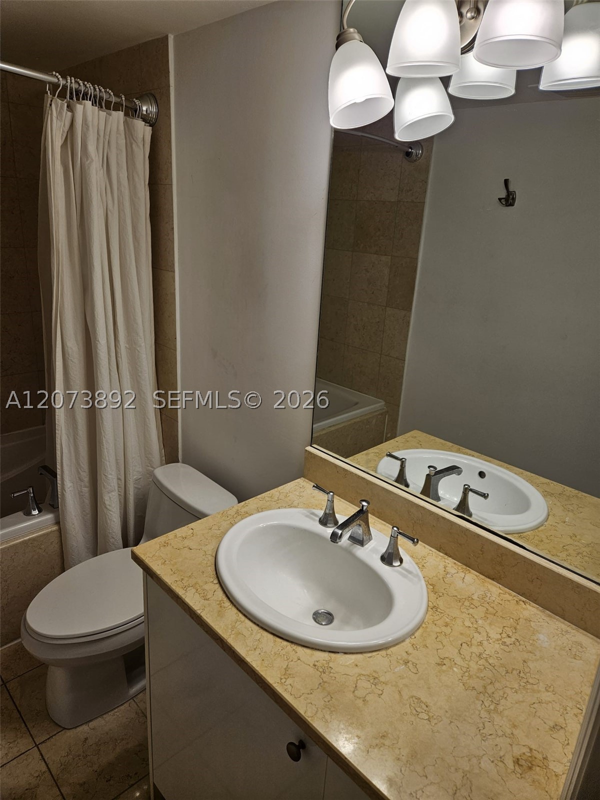 20000 E Country Club Dr #302, Aventura FL 33180